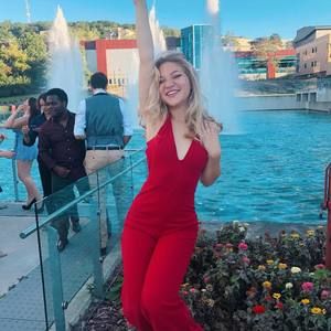 Meet your Posher, Delaney